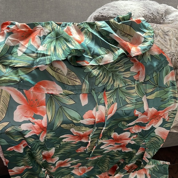 Flower dress - Picture 3 of 3